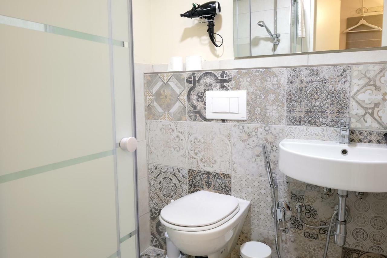 Residenza Le Rondini Hotel Флоренция Екстериор снимка